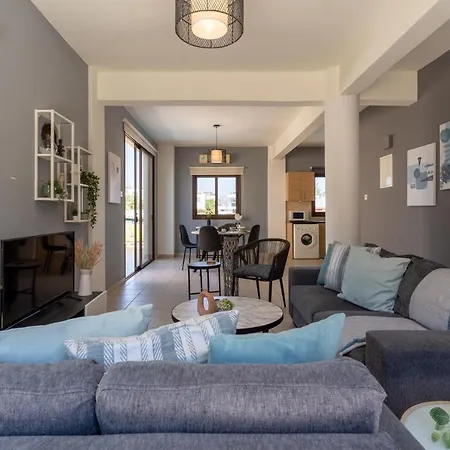 Вилла Yasmina 3-br In Cape Greco *