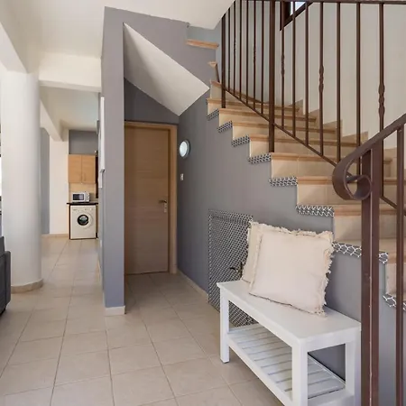Yasmina 3-br In Cape Greco *