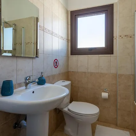 Вилла Yasmina 3-br In Cape Greco