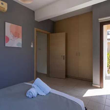 Вилла Yasmina 3-br In Cape Greco