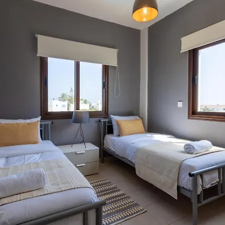 Вилла Yasmina 3-br In Cape Greco