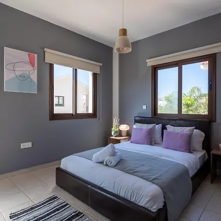 Yasmina 3-br In Cape Greco